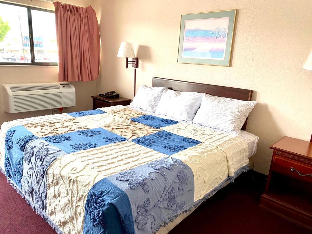 Regency Inn Fern Park Экстерьер фото